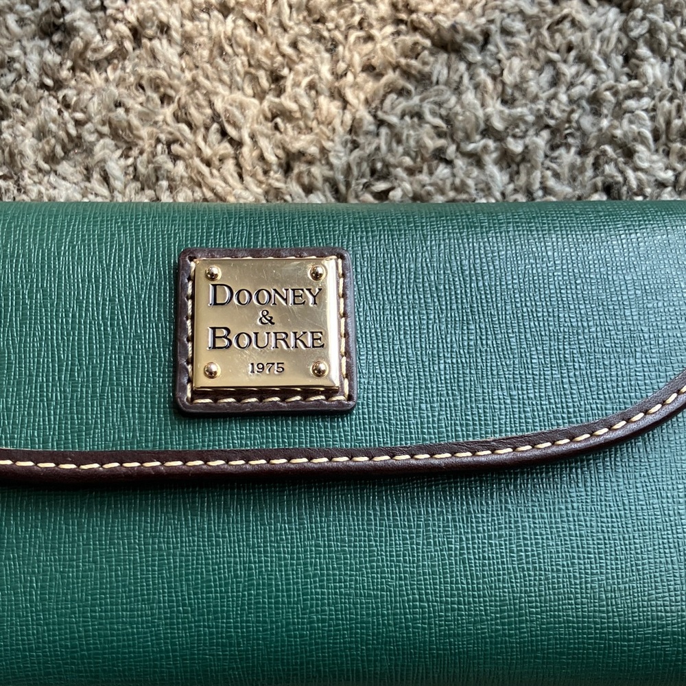Dooney & Bourke Saffiano Continental Clutch Green/Brown - Picture 3 of 6